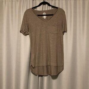 Brown 24/7 Maurices v-neck t-shirt in size medium.